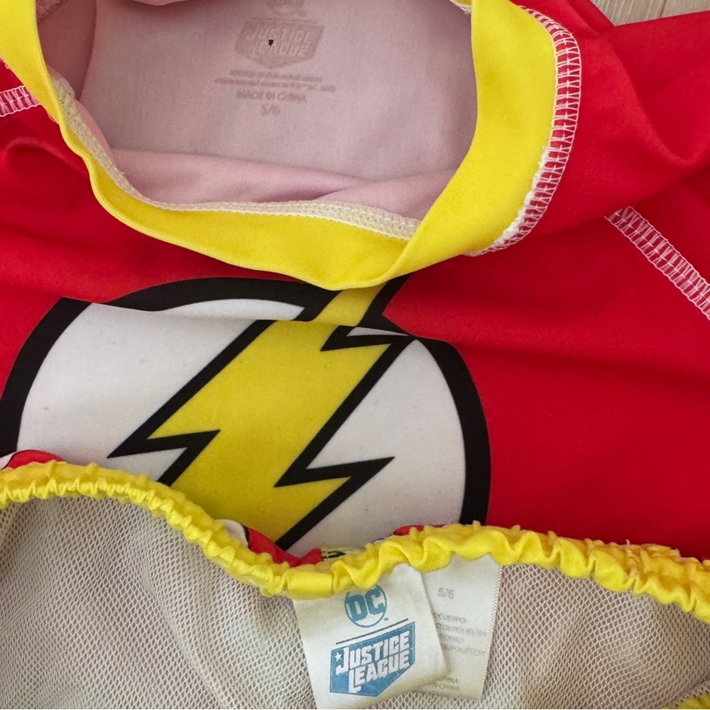 DC Flash Superhero Red and Yellow Swimwear size 5/6 boys - Picture 6 of 6